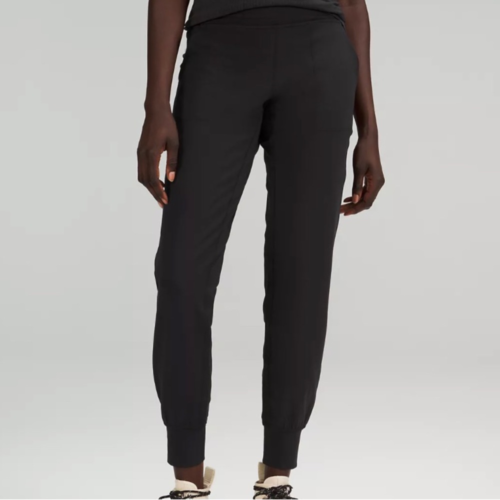 Lululemon Align joggers 26”